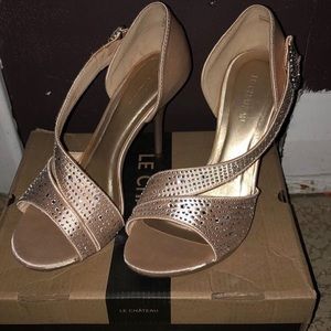 LE Château champagne colour heels